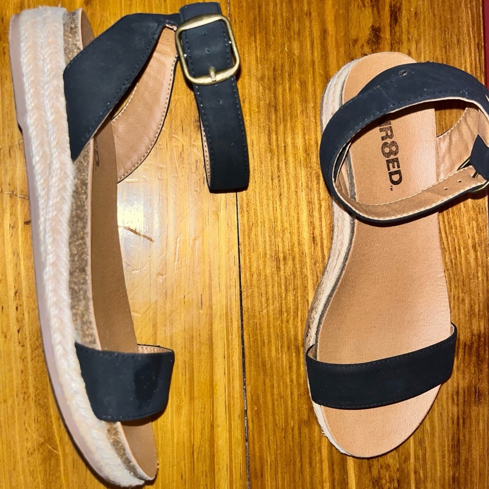 Unr8ed black sandals